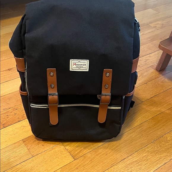 Modoker laptop Backpack - Picture 1 of 4